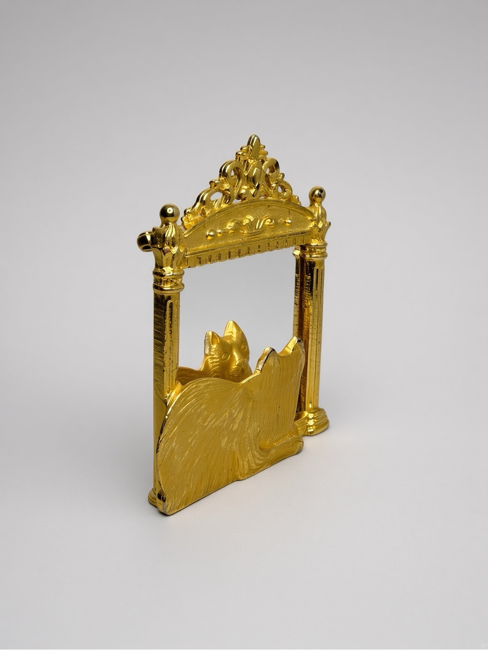 Vintage JJ Jonette Gold Cat Looking in Mirror Brooch Pin 1.5” x 2.25” Signed
